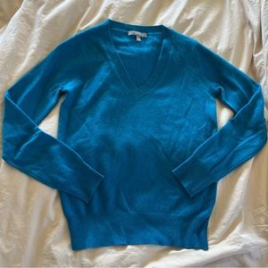 NEIMAN Marcus cashmere sweater